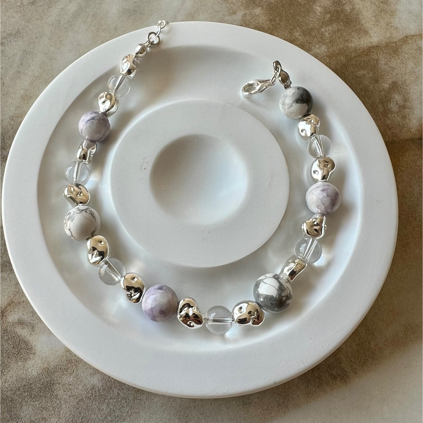 Magnesite & Quartz Adjustable Bracelet - Promote deep peace, relaxation and mental clarity; Fit for wrist size 16 to 20cm